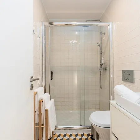 A Window To - Premium At Clerigos Tower Apartment *