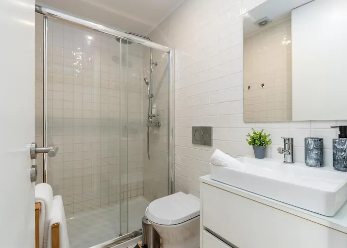 A Window To - Premium At Clerigos Tower Apartament *