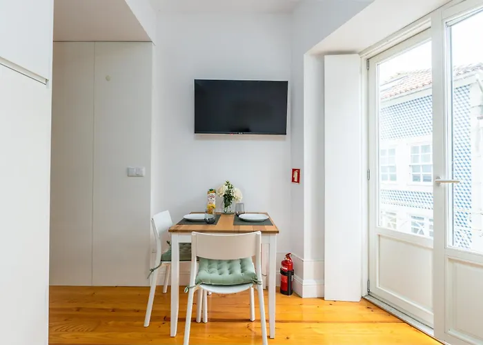 A Window To - Premium At Clerigos Tower Apartament *